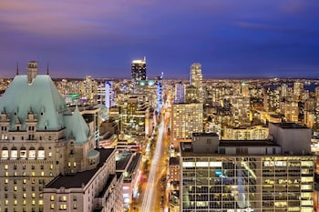 Room, 2 Double Beds, City View