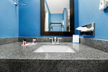 Suite, 1 King Bed, Non Smoking, Jetted Tub