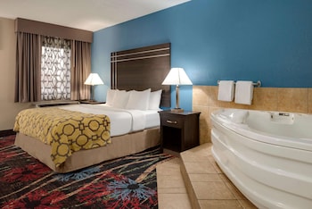 Studio Suite, 1 King Bed, Non Smoking, Hot Tub
