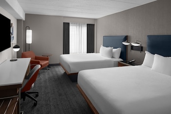 Room, 2 Queen Beds, Smoking (Mobility Accessible, Tub)