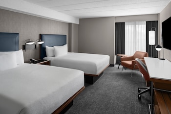 Room, 2 Queen Beds, Smoking (Mobility Accessible, Tub)