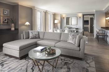 Luxury Suite