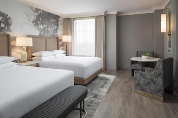 Room, 2 Queen Beds, Bathtub