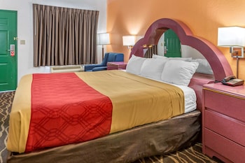 Standard Room, 1 King Bed, Non Smoking