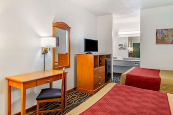Standard Room, 2 Queen Beds, Non Smoking