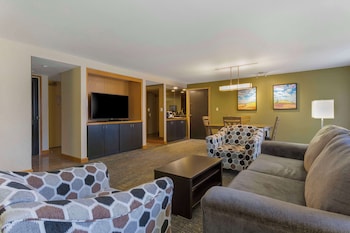 Suite, 1 King Bed, Non Smoking