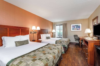 Standard Room, 2 Queen Beds, Non Smoking