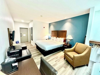 Room, 1 King Bed, Accessible, Non Smoking (Mobility, Bathtub w/Grab Bars)