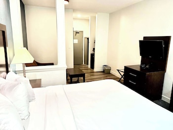 Suite, 1 King Bed, Non Smoking