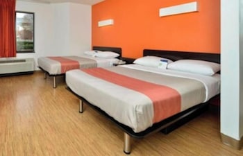 Standard Room, 2 Double Beds, Smoking