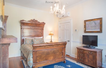 Room, 1 Queen Bed (307), Stairs Required