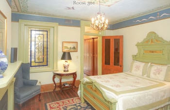 Room, 1 Queen Bed (301), Stairs Required