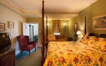 Room, 1 Queen Bed (103), Stairs Required