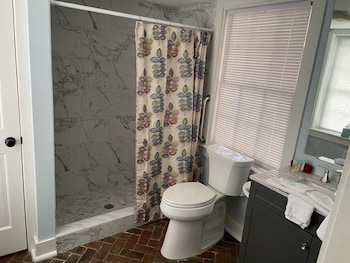 Room, 1 King Bed (401), Stairs Required