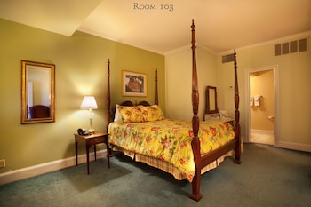 Room, 1 Queen Bed (103), Stairs Required