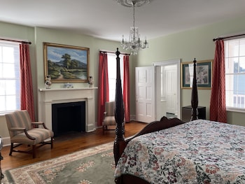 Room, 1 King Bed (405), Stairs Required