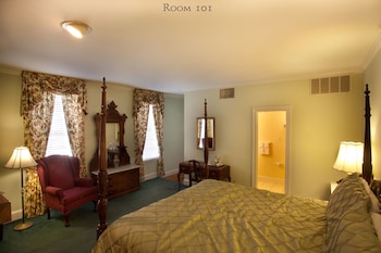 Room, 1 King Bed (101), Stairs Required