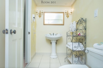 Room, 1 King Bed (201), Stairs Required