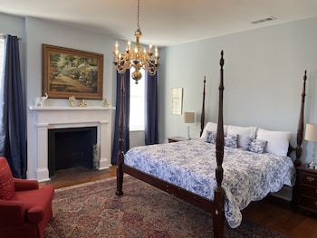 Room, 1 King Bed (404), Stairs Required