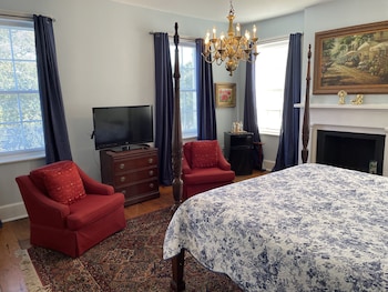 Room, 1 King Bed (404), Stairs Required