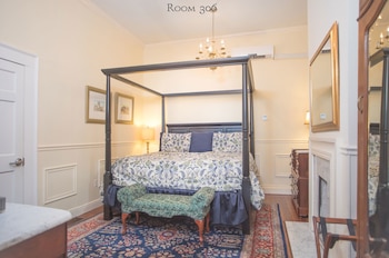 Room, 1 Queen Bed (306), Stairs Required