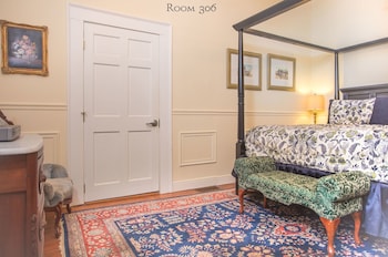 Room, 1 Queen Bed (306), Stairs Required