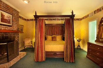 Room, 1 Queen Bed (102), Stairs Required