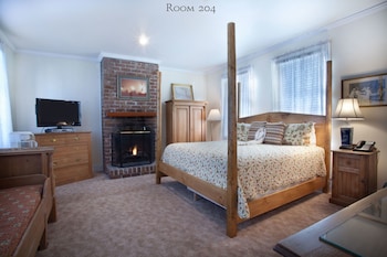 Room, 1 King Bed (204), Stairs Required
