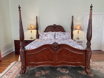 Room, 1 King Bed (405), Stairs Required