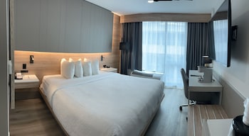 Standard Room, 1 King Bed, Non Smoking