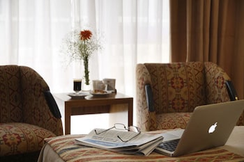 Superior Room, 1 King Bed, City View