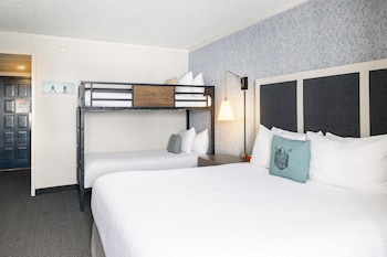 Queen + Twin Bunks
