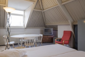 Standard Apartment (Piet Hein, only per stairs)