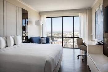 Club Room, 1 King Bed (M Club Access)