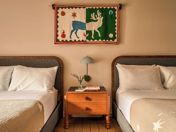 Room, 2 Queen Beds, Accessible (Grab Bars)
