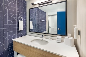 Room, 1 King Bed, Accessible (Hearing)