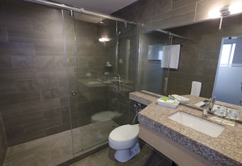 Deluxe Suite, 1 King Bed