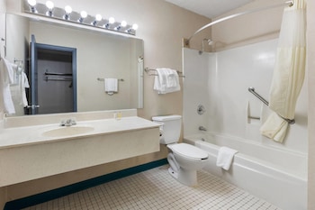 Suite, 1 King Bed, Non Smoking (Second Floor, One-Bedroom)