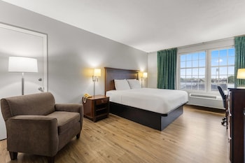 Standard Room, 1 King Bed, Smoking (Second floor)