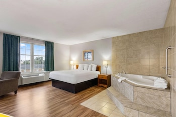 Studio Suite, 1 King Bed, Non Smoking (Second Floor)
