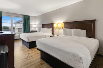 Room, 2 Queen Beds, Non Smoking (Second floor)