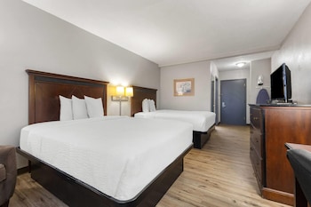 Room, 2 Queen Beds, Non Smoking (Second floor)