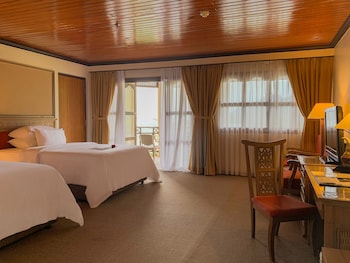 Hill Top Sea View Deluxe (2 Queen Beds)