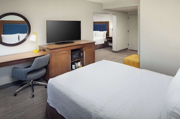 Studio, 2 Queen Beds, Accessible, Bathtub