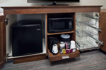 Room, 2 Queen Beds, Refrigerator & Microwave