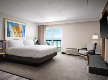 Room, 1 King Bed, Balcony, High Floor (Oceanfront)