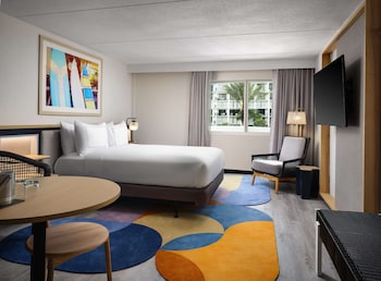 Room, 1 Queen Bed, Accessible (Hearing)