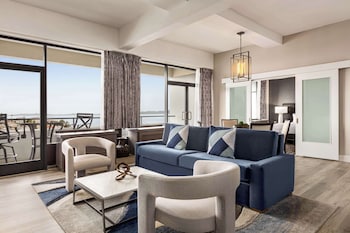 Presidential Suite, 1 King Bed, Balcony, Bay View
