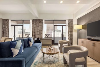 Presidential Suite, 1 King Bed, Balcony, City View