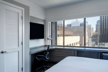 Room, 1 Queen Bed, Accessible, City View